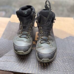 Salomon boots size 7.5